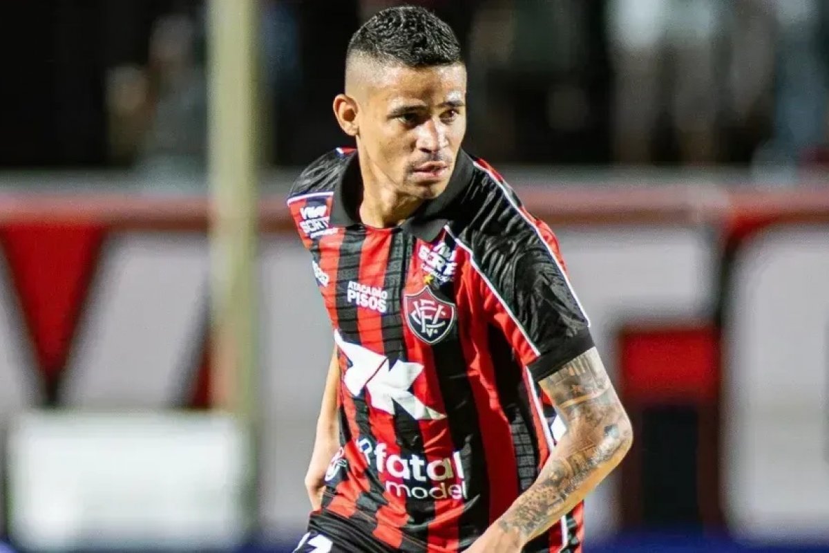 Vitória aumenta oferta e fica perto de acertar compra de Erick, do São Paulo