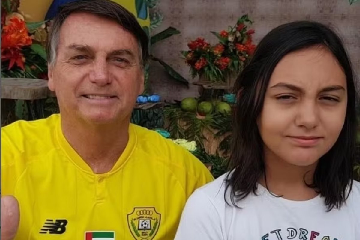 Laura Bolsonaro já visitou o pai no hospital; ida dos filhos de Bolsonaro ao hospital foi autorizada por Alexandre de Moraes