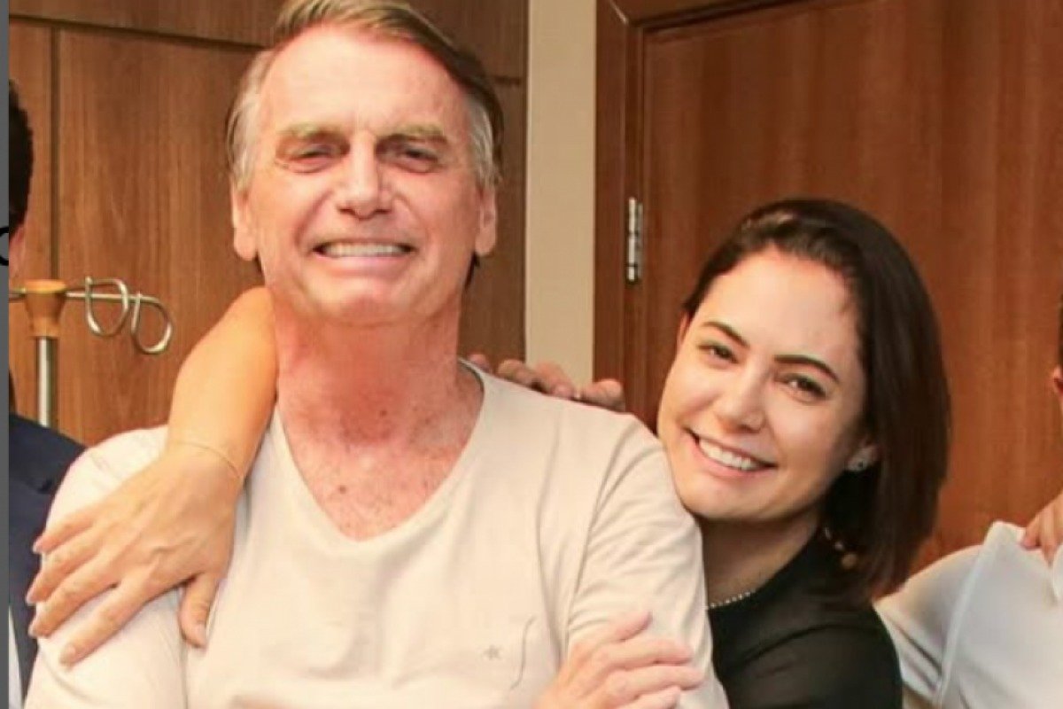 Michelle Bolsonaro tranquiliza aliados de Bolsonaro: “Cirurgia foi um sucesso”