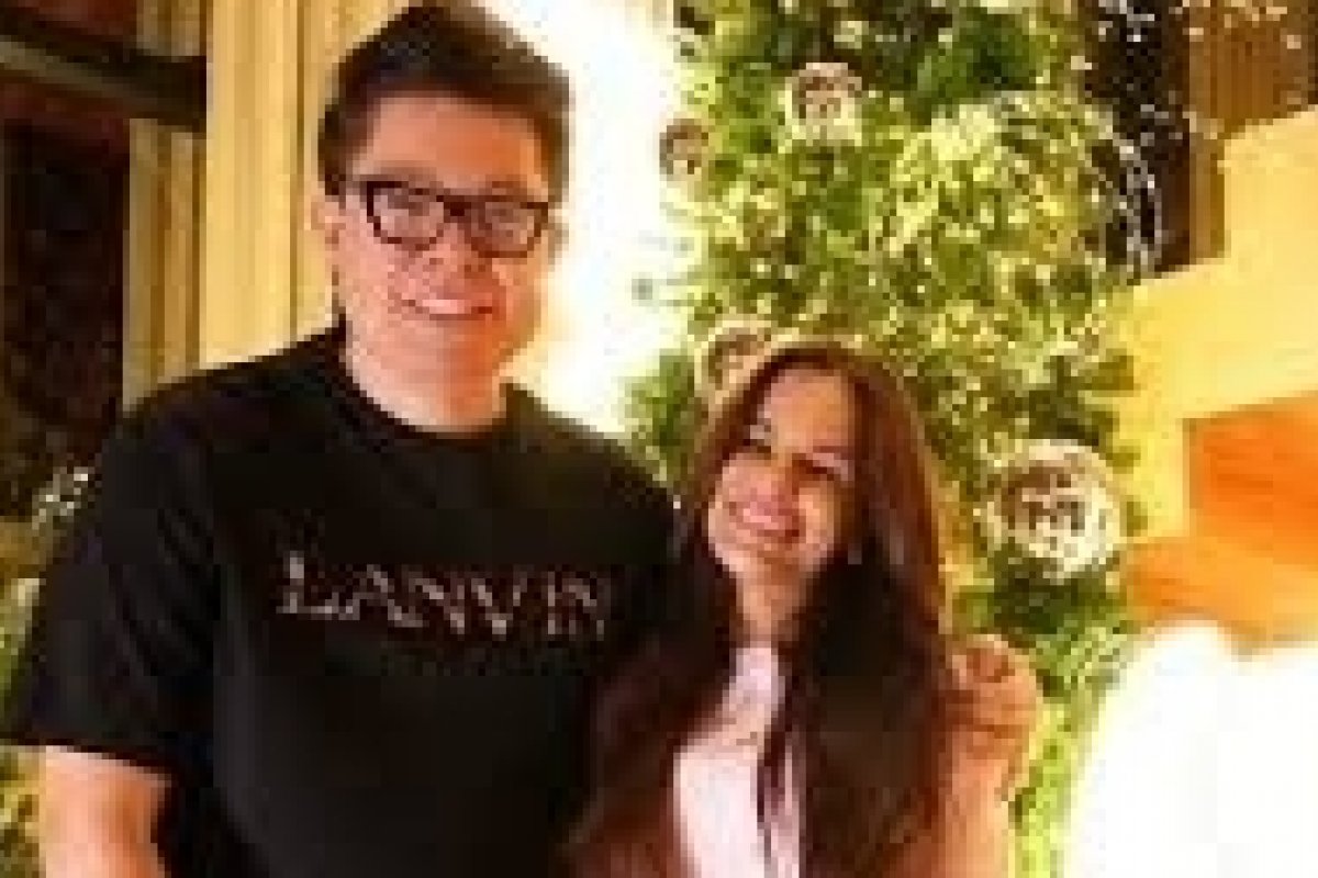 Mulher, que denunciou famoso DJ por agressões físicas, resolve perdoá-lo e passa o Natal com ele no maior love!