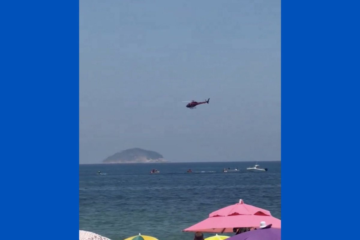 Vídeo: Avião de pequeno porte cai no mar no Rio de Janeiro