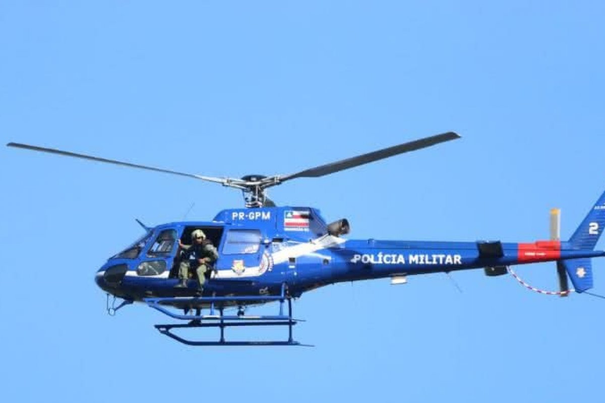 Criminosos rendem técnicos de internet durante atendimento em bairro de Salvador