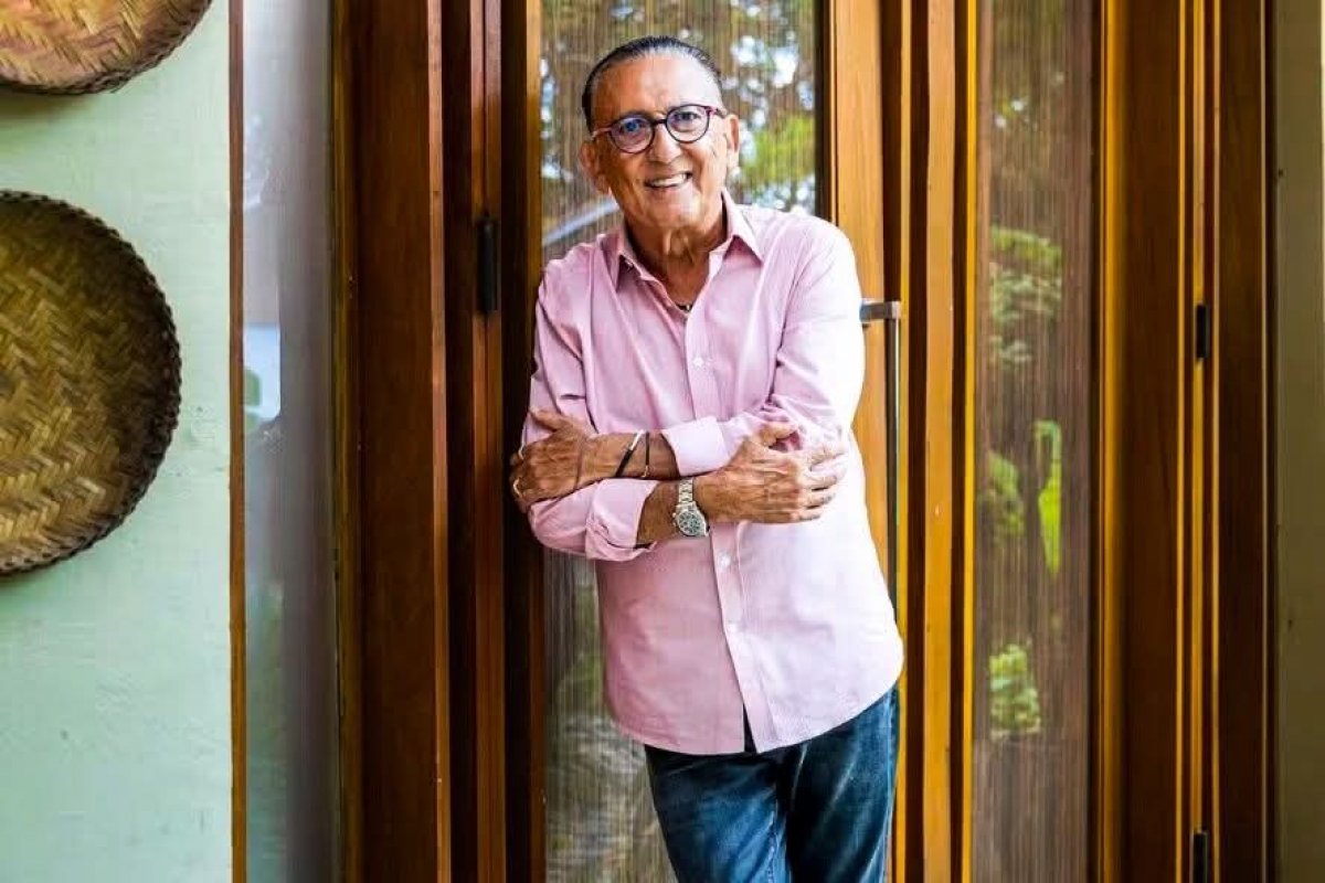 Galvão Bueno recebe alta após internação por início de pneumonia! 
