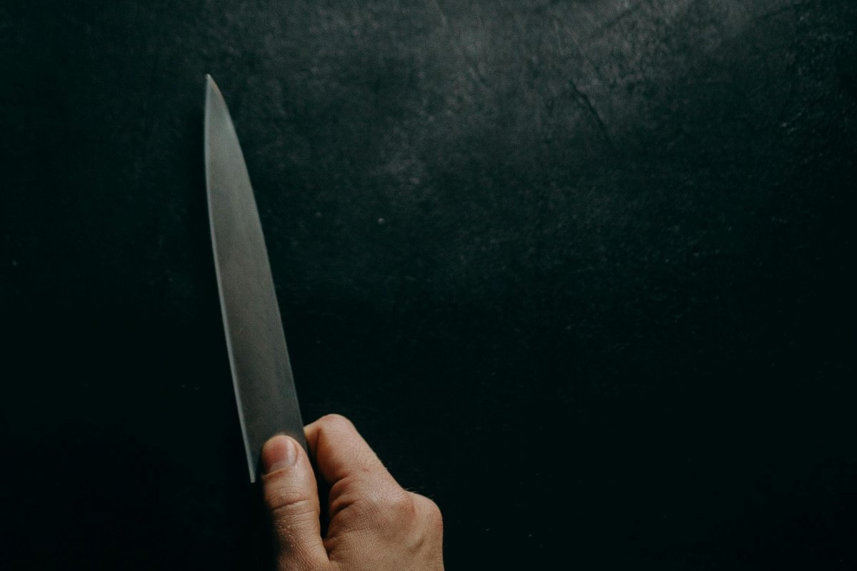 Homem confessa ter matado companheira a facadas em Goiânia