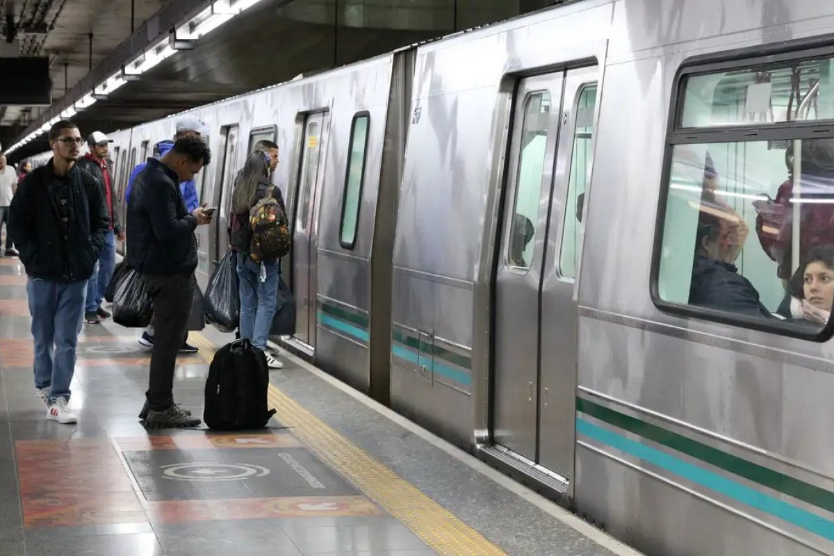 Tarifa de metrô e trens em SP sobe para R$ 5,40 em 2026