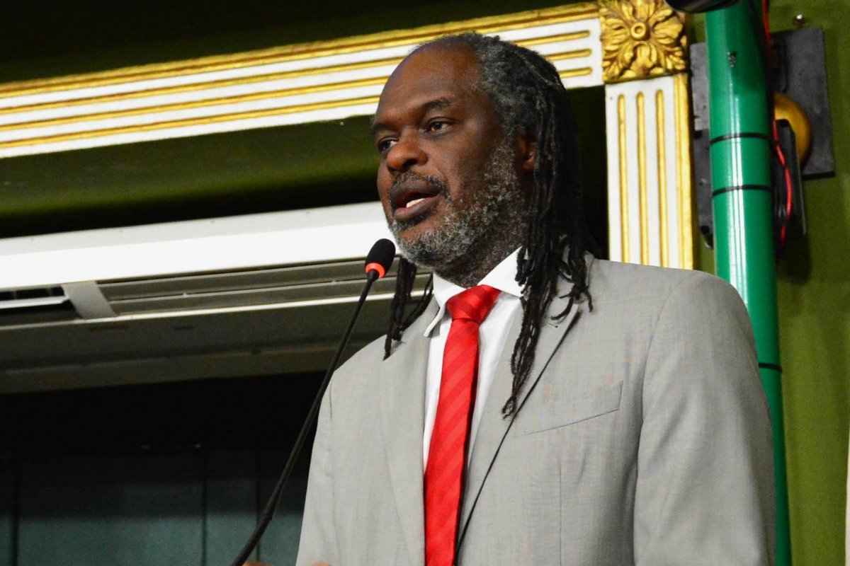 Silvio Humberto denuncia discrepância no pagamento de artistas locais no Festival da Virada 2026