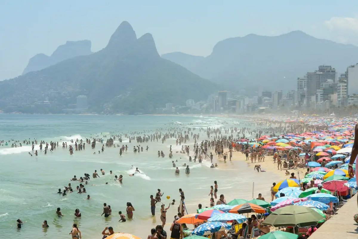 Brasil supera 9 milhões de turistas estrangeiros em 2025; chegadas movimentaram US$ 7 bilhões