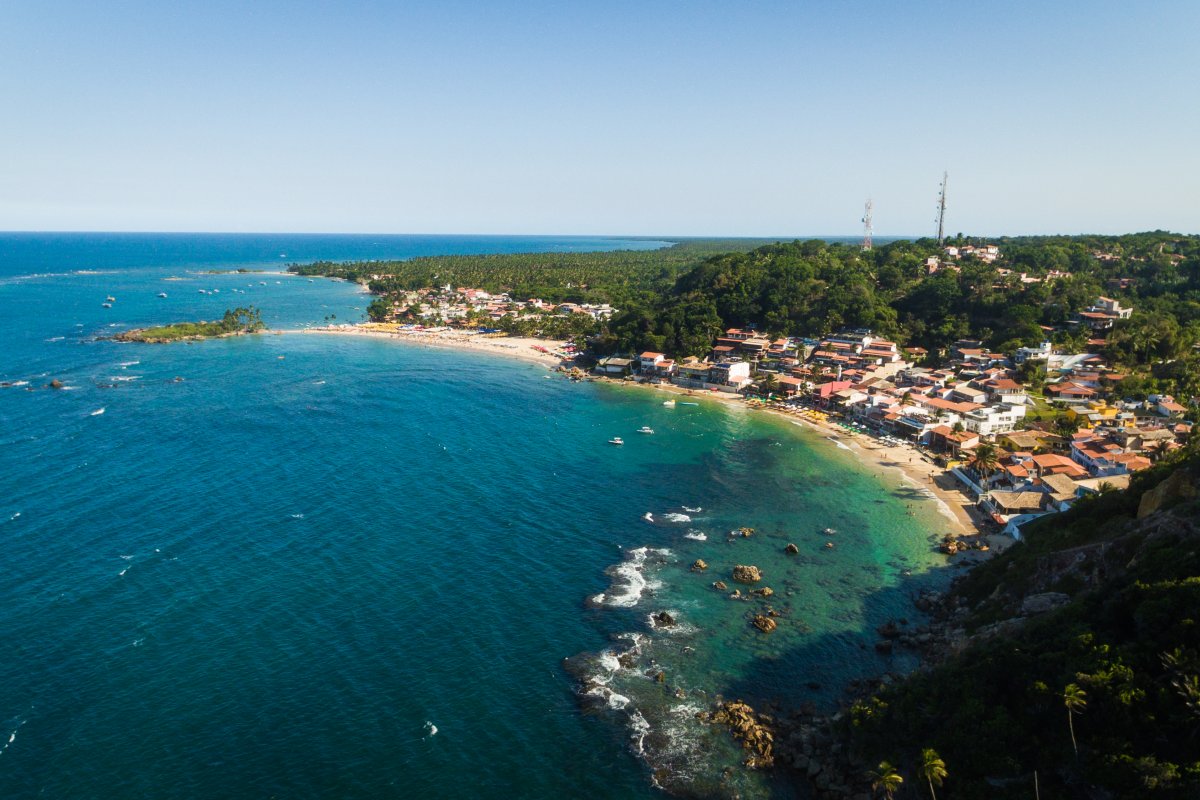 Prefeitura de Caíru restringe funcionamento do comércio em Morro de São Paulo durante a madrugada