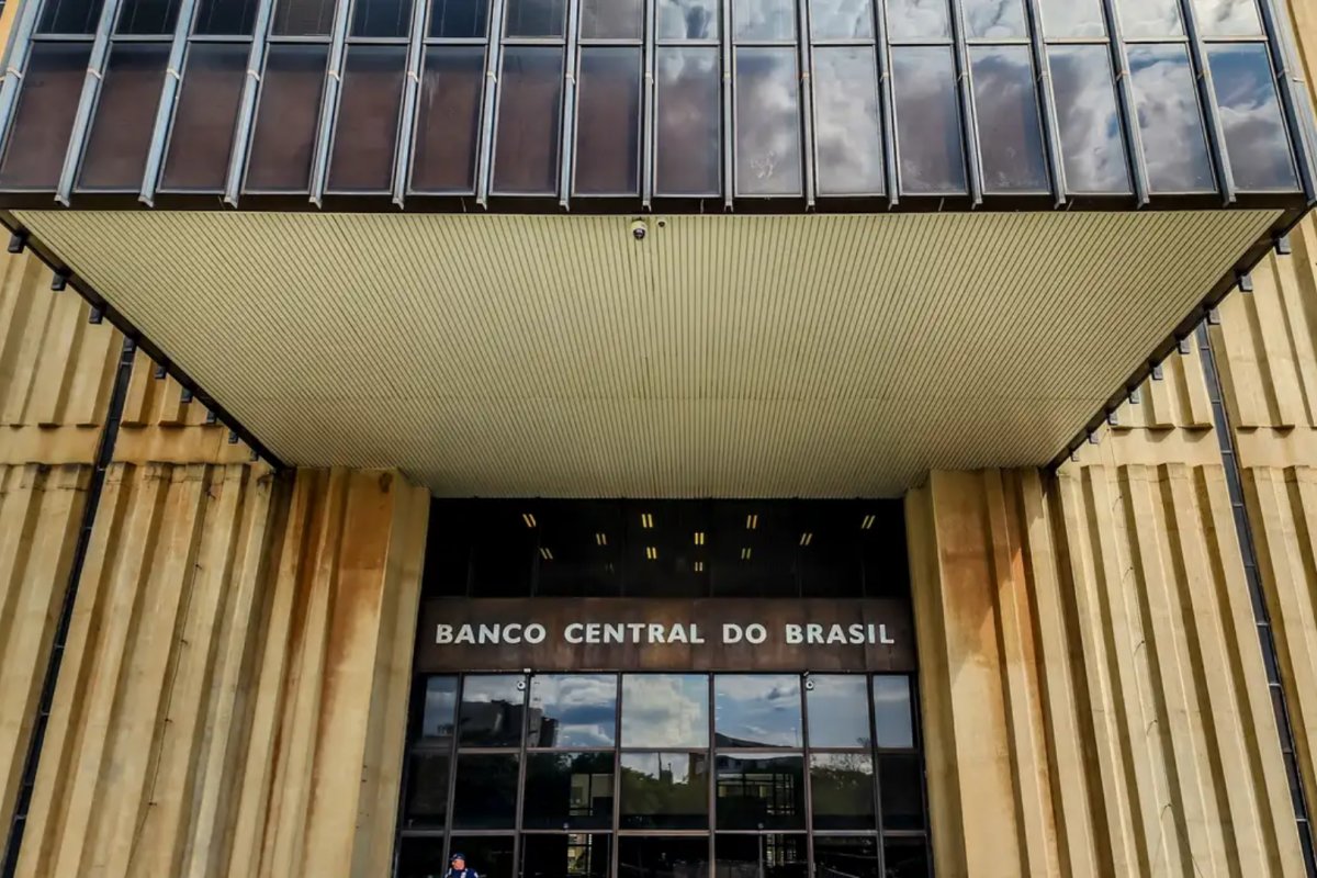 Setor público registra déficit primário de R$ 14,4 bilhões em novembro, aponta BC