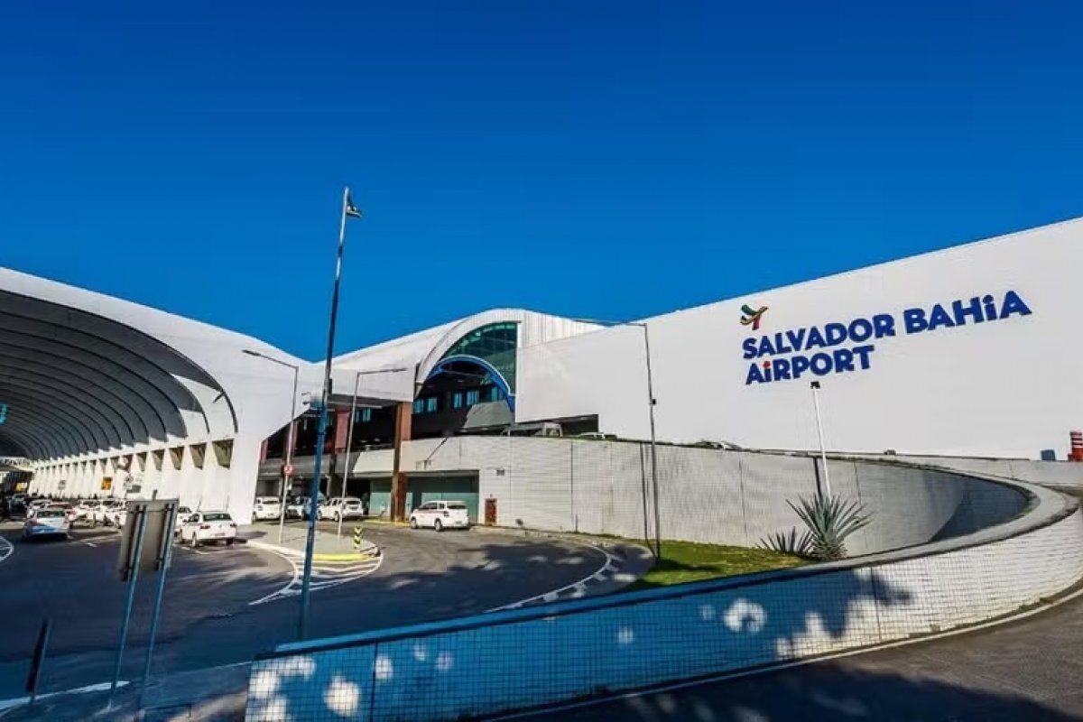Aeroporto de Salvador vai impor limite de 10 minutos para paradas rápidas de embarque e desembarque