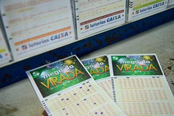 [Especialistas indicam o que fazer se ganhar R$ 1 bilhão na Mega da Virada]