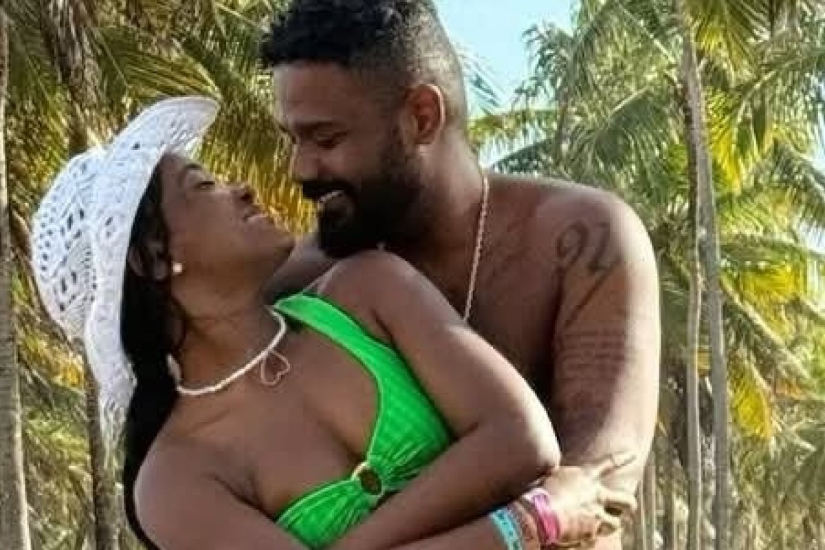 Viva o amor: Erika Januza e Arlindinho mostram que estão “muito bem, obrigado”!