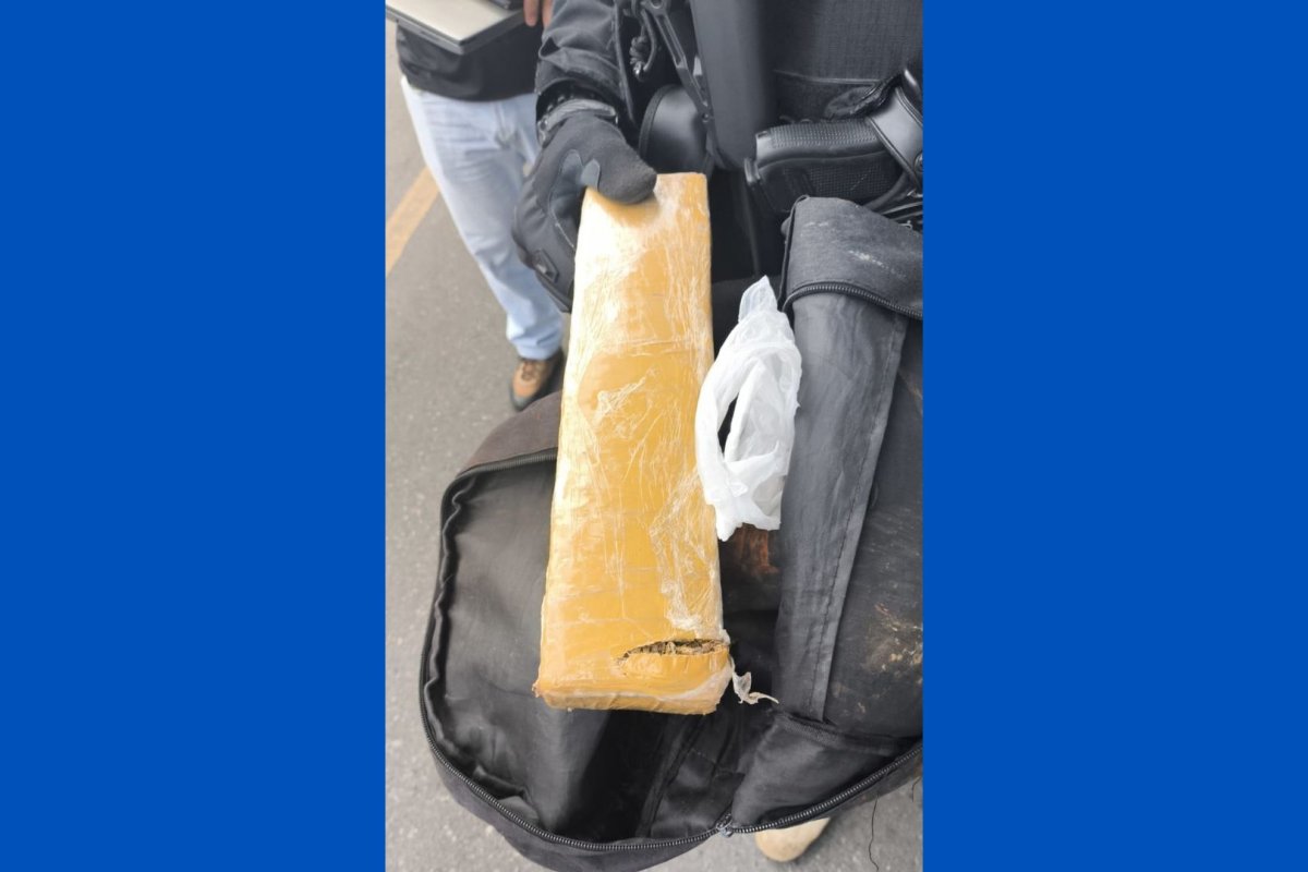 Homem é preso por suspeita de desviar drogas do Departamento de Polícia Técnica, em Itabuna