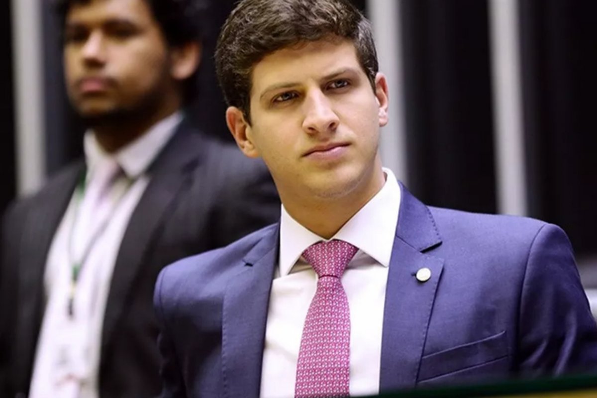 João Campos muda regra de concurso para procurador de Recife e nomeia filho de juíz que anulou investigação de desvio de verba contra ele