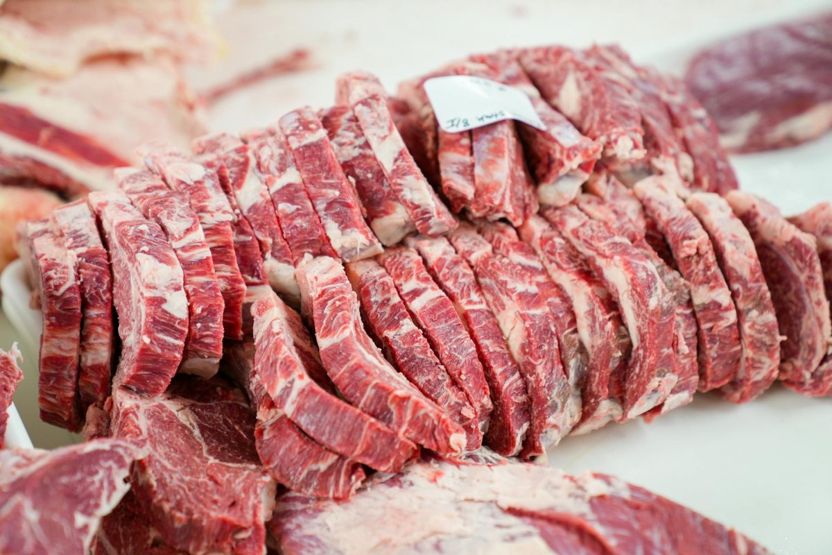 China decide taxar a limitar importação de carne bovina; Brasil é maior fornecedor