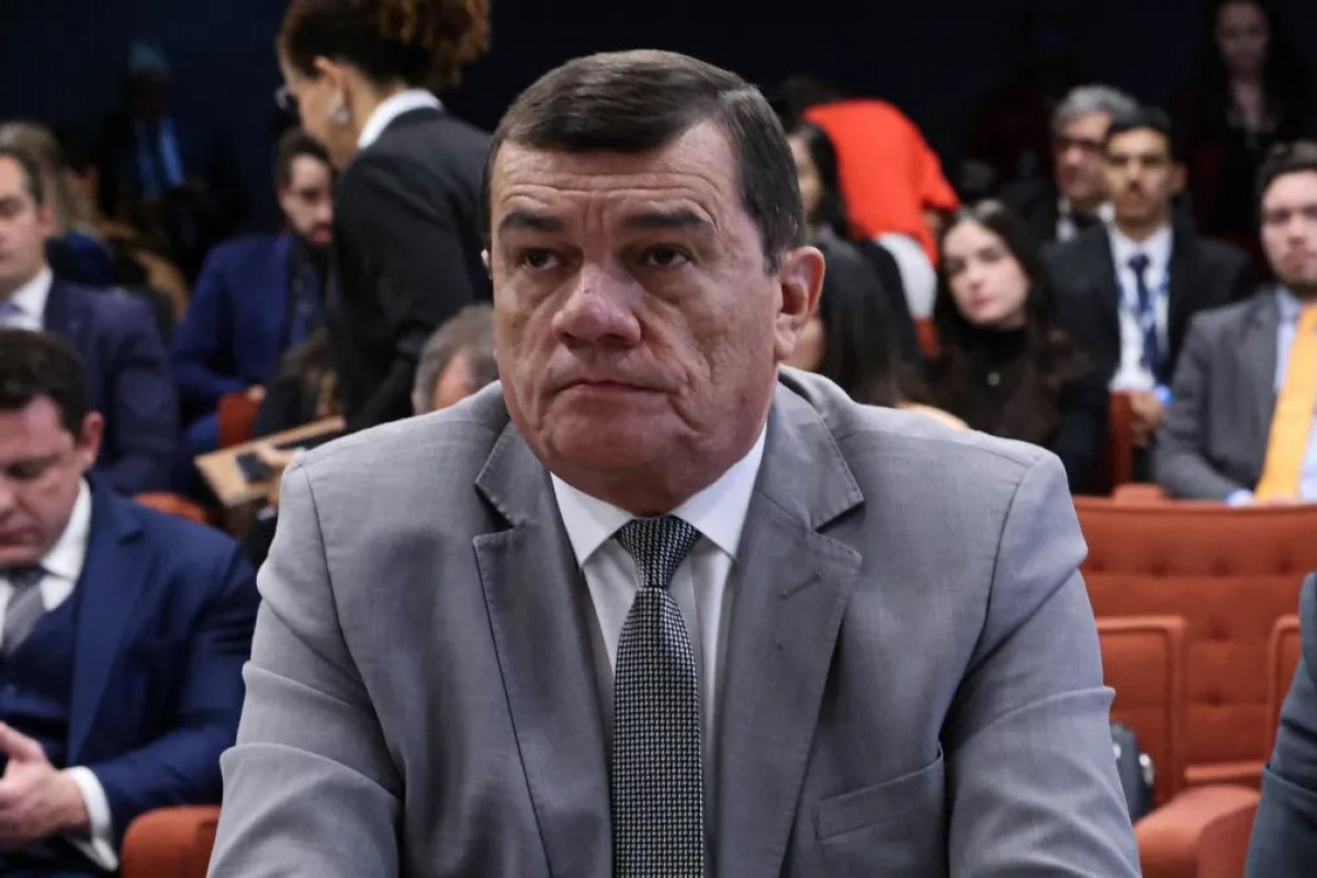 Ex-ministro da Defesa de Bolsonaro é autorizado a revisar doutrina do Exército na prisão