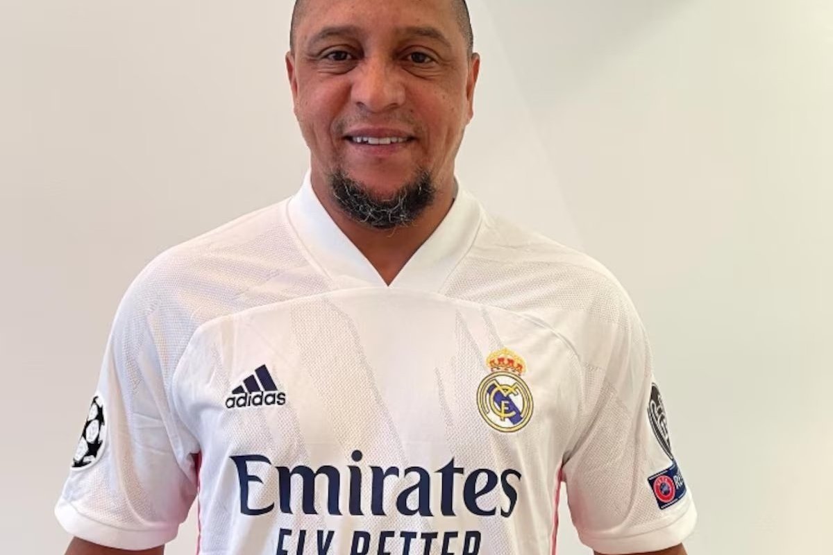 Campeão do mundo em 2022, Roberto Carlos passa por cirurgia no coração