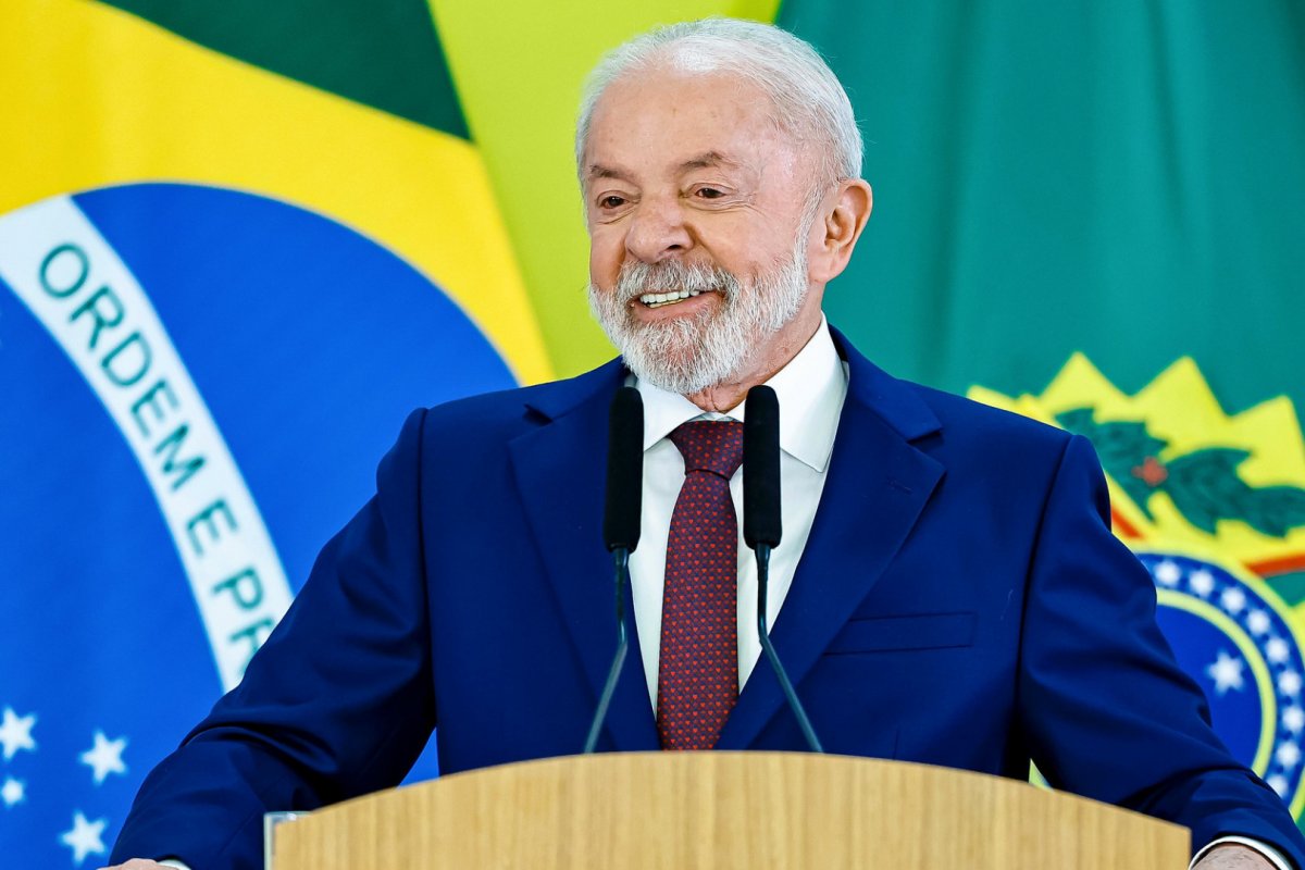 Financial Times inclui reeleição de Lula como aposta nas previsões para 2026