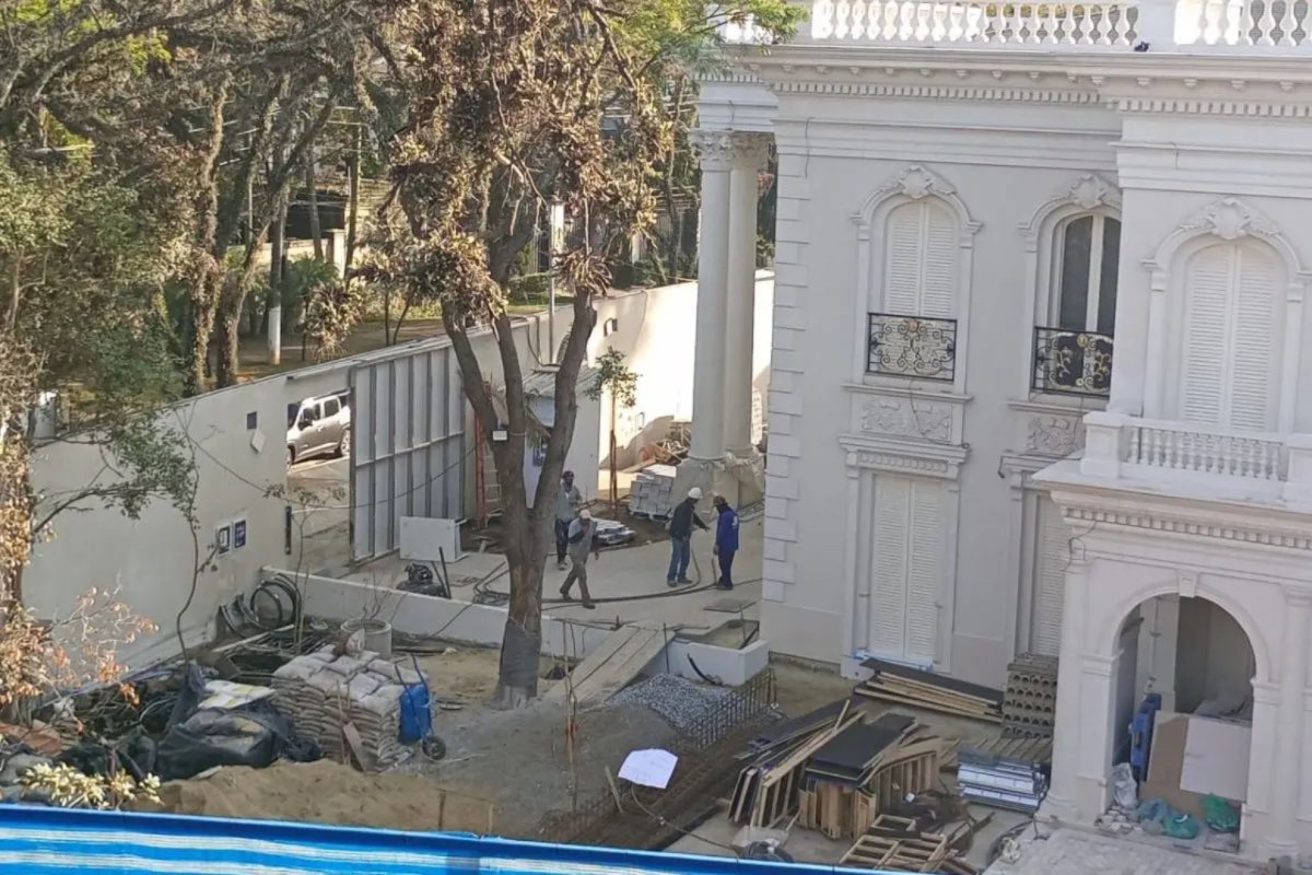 Justiça determina paralisação de obra de mansão de bilionário nos Jardins após ação de moradores