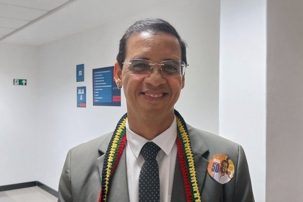 [Hilton Coelho anuncia pré-candidatura à reeleição na Alba em 2026]