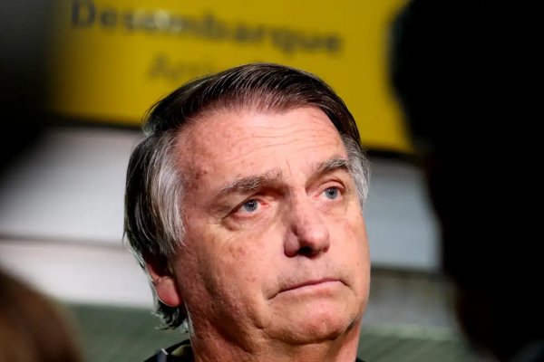 [Defesa de Bolsonaro pede permanência em hospital até decisão de prisão domiciliar]