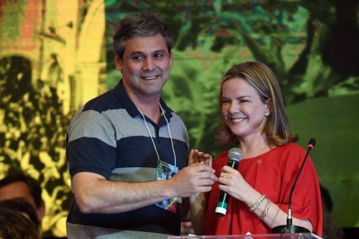 Gleisi Hoffmann e Lindbergh Farias estão namorando