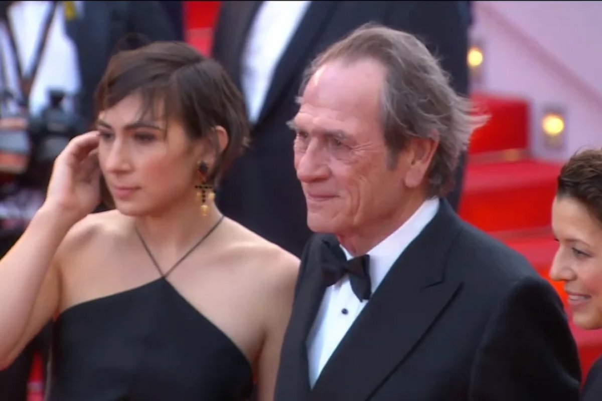 Filha de Tommy Lee Jones é encontrada morta em hotel de luxo nos EUA