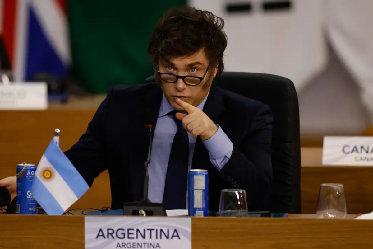 Milei afirma que pretende montar bloco com países de direita na América do Sul