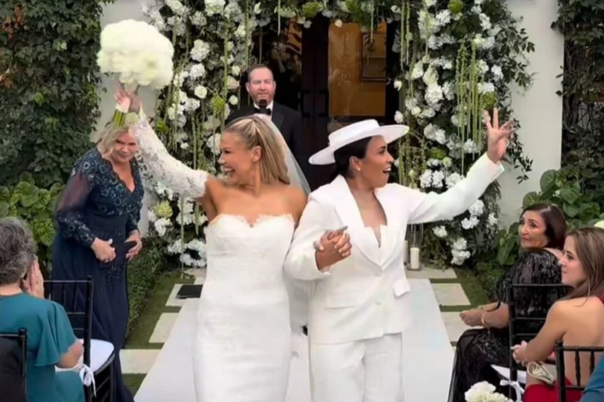 Marta se casa com ex-jogadora Carrie Lawrence nos Estados Unidos