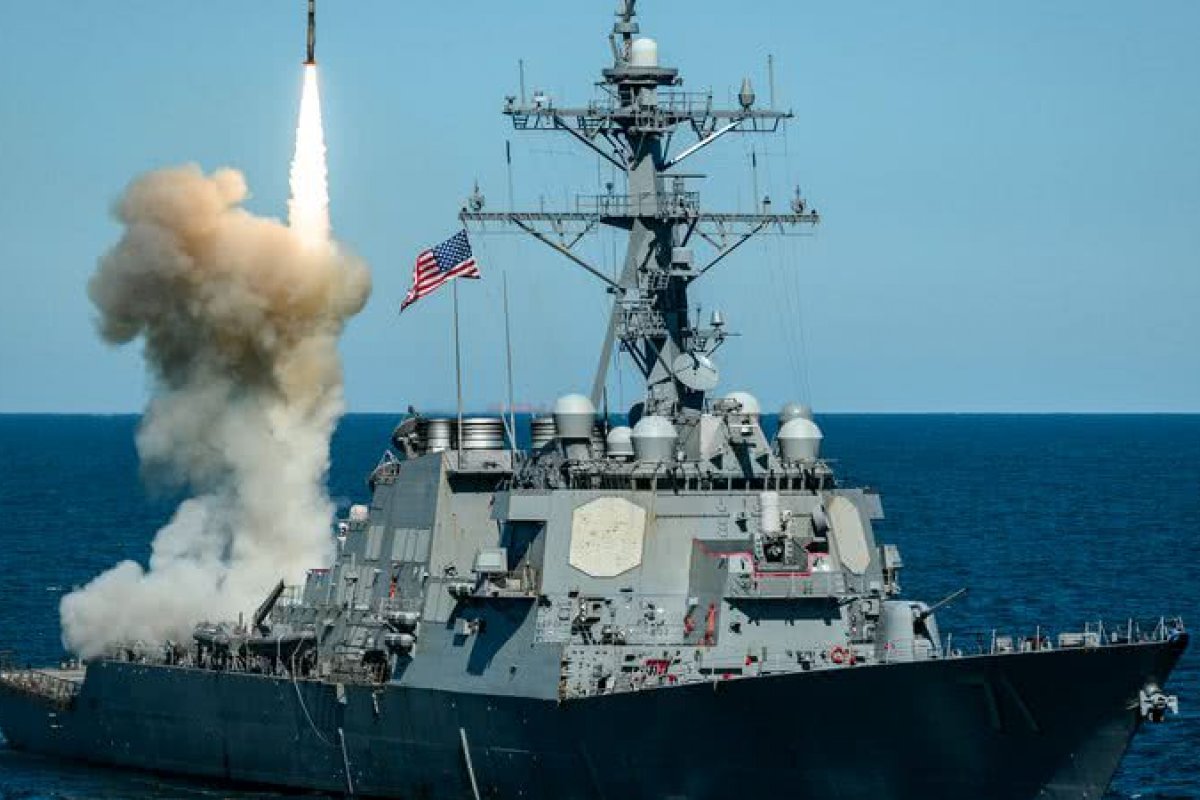 Mais de 10 navios petroleiros rompem bloqueio marítimo dos EUA após captura de Maduro