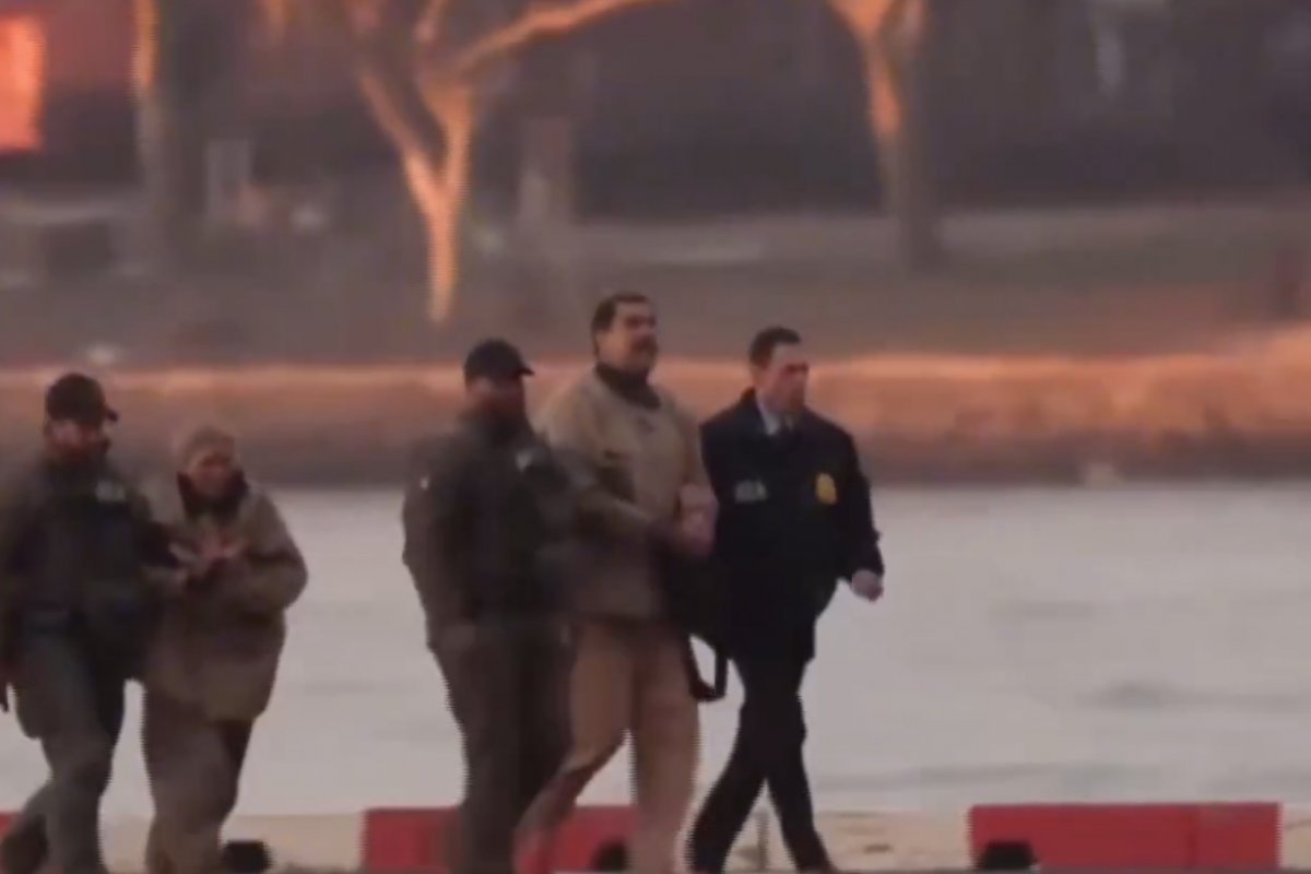 Vídeo: Maduro e esposa são transferidos para tribunal em NY; entenda próximos passos do julgamento