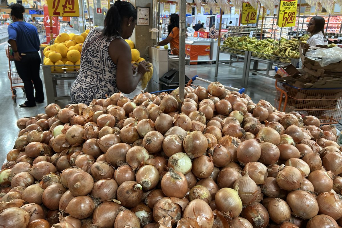 Cesta básica de Salvador sobe 2,69% em dezembro e fecha 2025 com redução acumulada de 0,41%