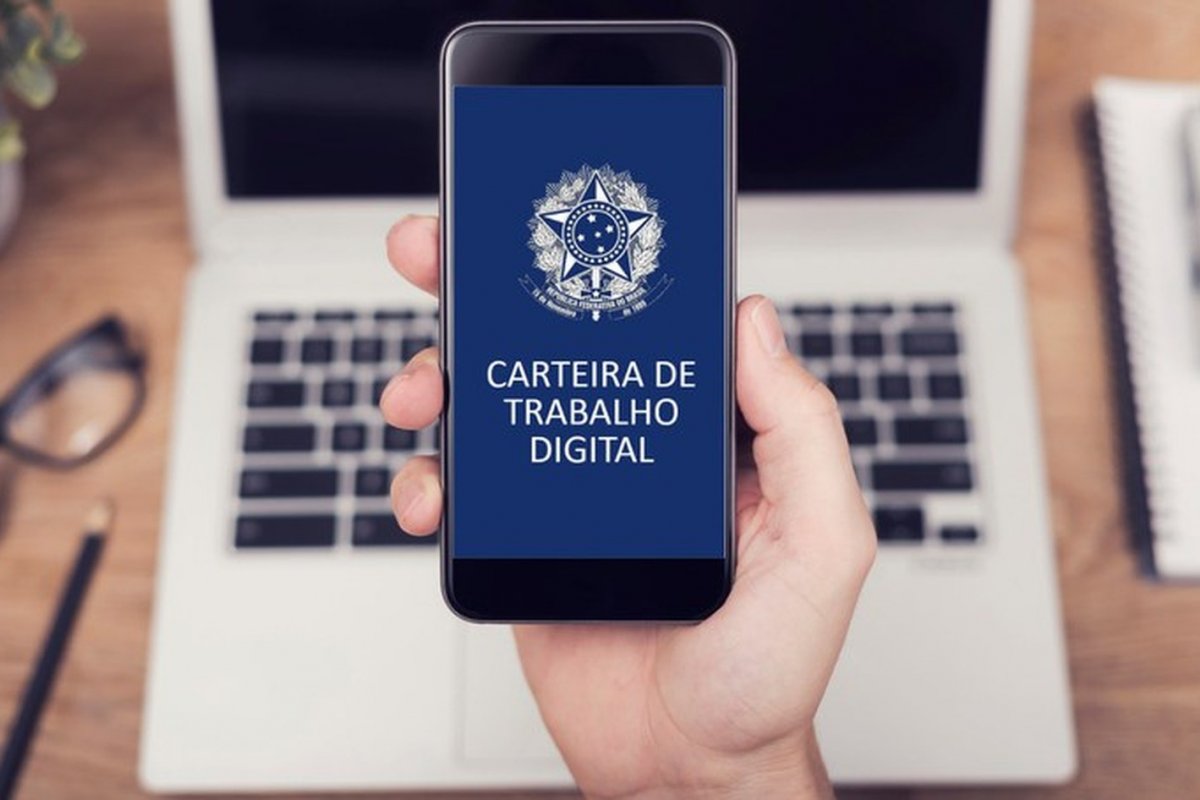 Carteira de trabalho será disponibilizada em versão digital a partir desta terça (3)