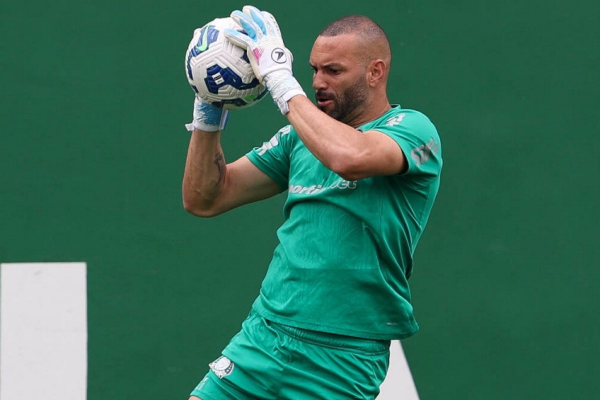 Apesar de sondagem, Bahia não fará proposta a Weverton 