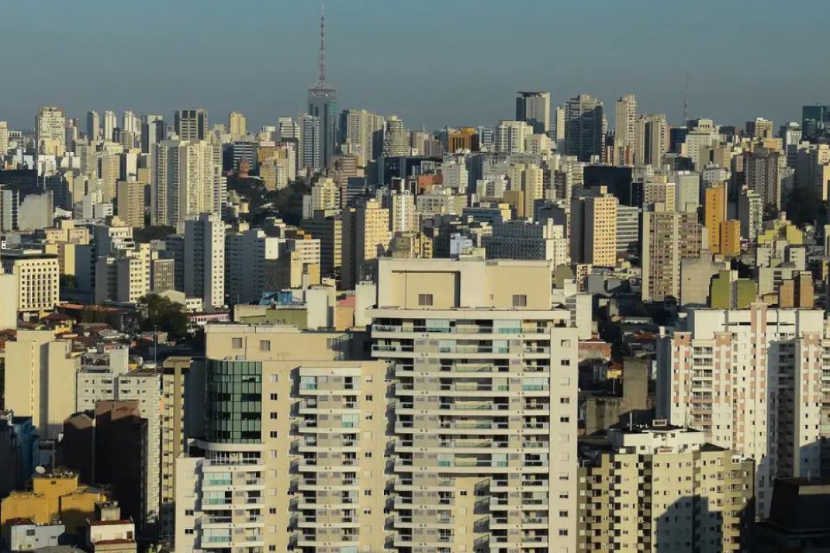 Itaú e Santander promovem leilões com 350 imóveis e descontos de até 76%