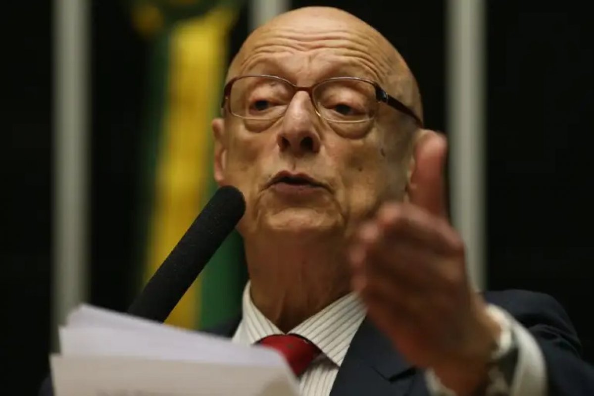 8 de janeiro: relator no Senado apresenta PL da Anistia após Lula vetar redução de penas