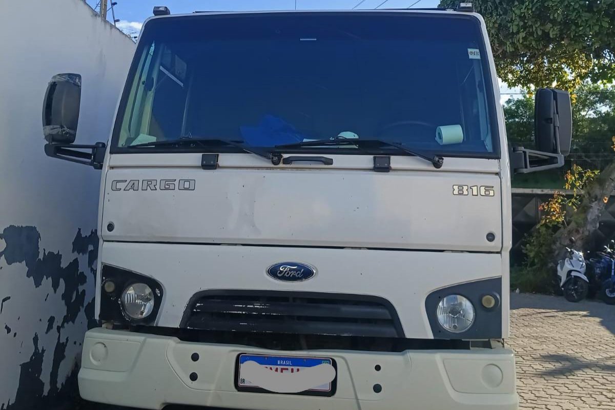 Carga de ácido furtada de indústria é localizada pela Polícia Civil em Feira