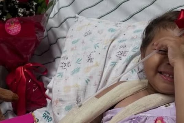 [Filha do cantor Biel com Thays Reis, sofre  acidente doméstico e passa por cirurgia!    ]