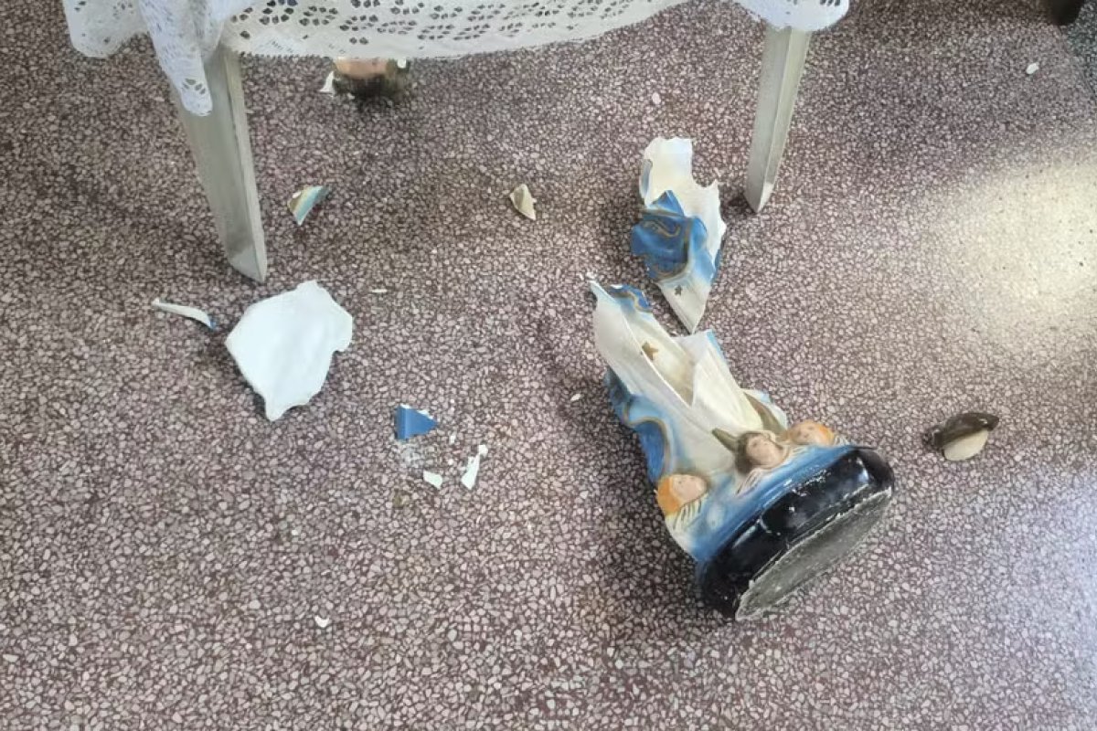 Vídeo: mulher destrói imagem de Nossa Senhora em igreja no Grande Recife 