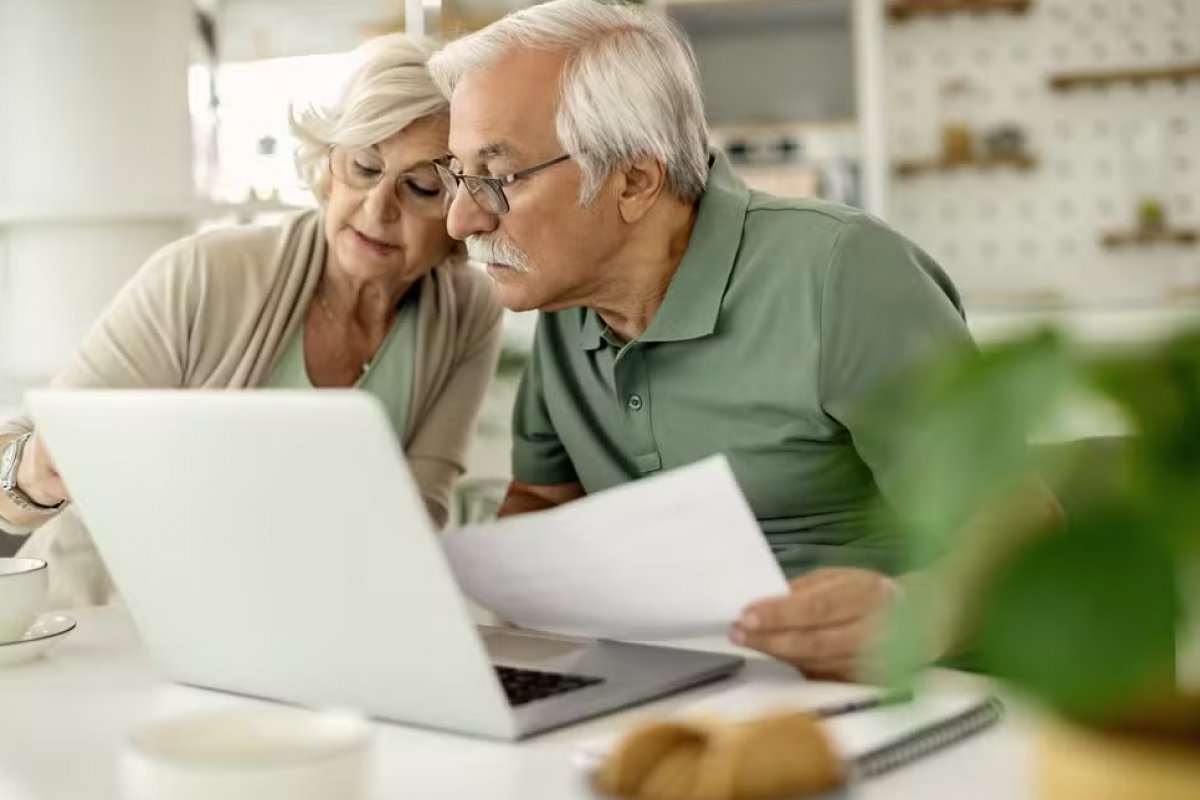 INPC fecha em 3,9% e aponta que reajuste de aposentadorias ficará abaixo da inflação oficial 