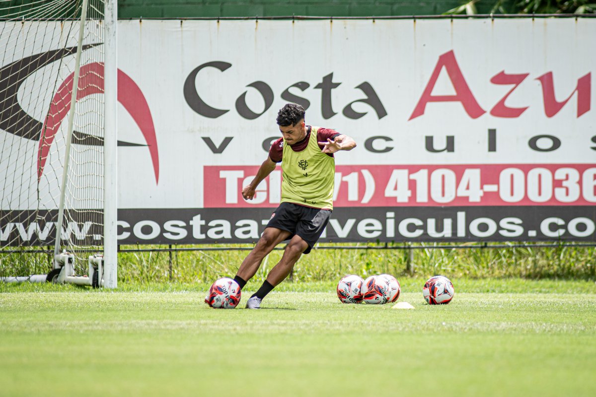 Vitória abre temporada com time alternativa na estreia do Estadual 