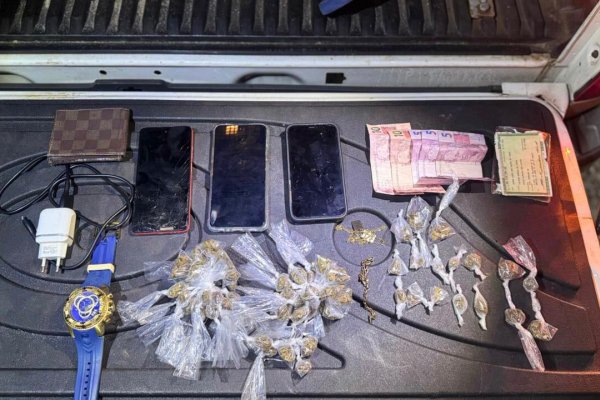 [Polícia Militar prende três suspeitos e apreende drogas na Barra]