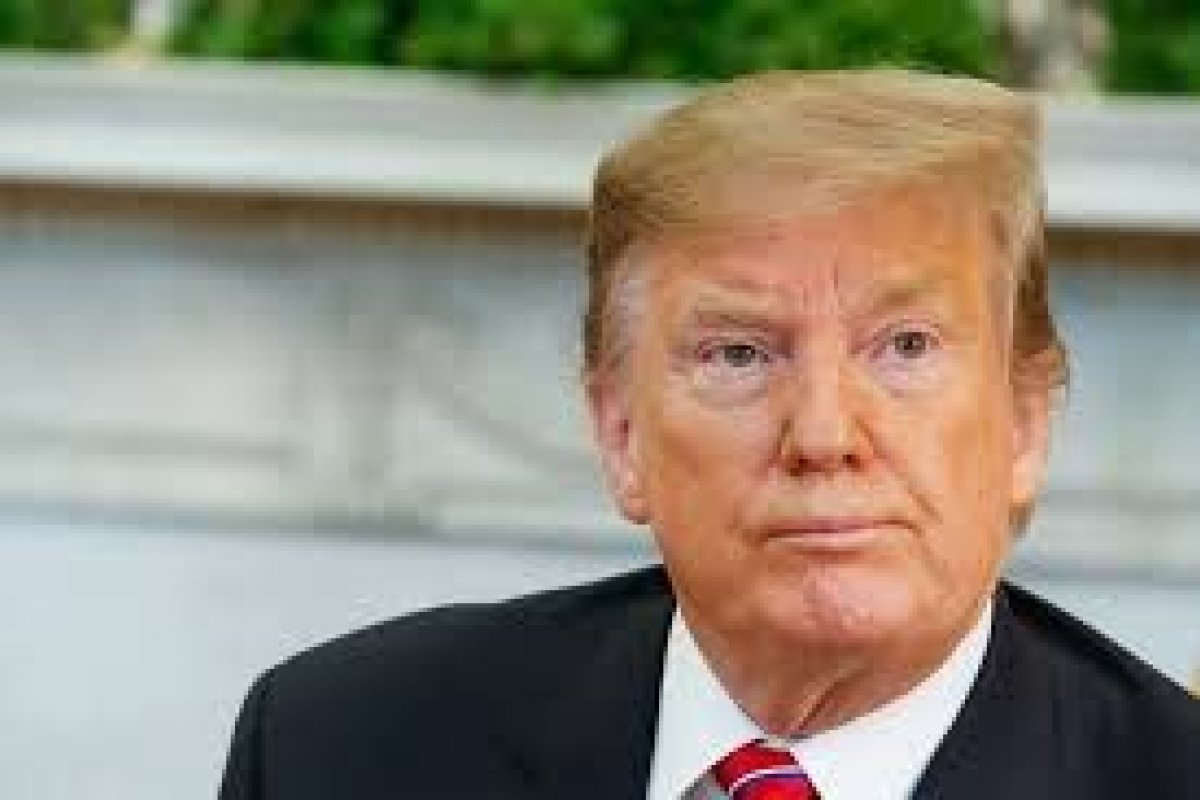 Trump avalia intervenção militar no Irã, diz site