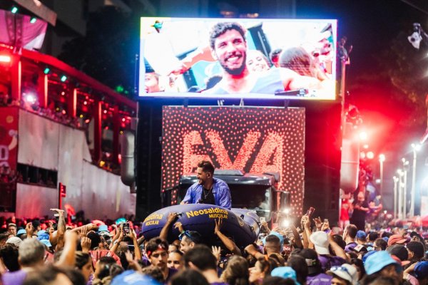 [Bloco EVA esgota abadá vip faltando um mês para o Carnaval! ]