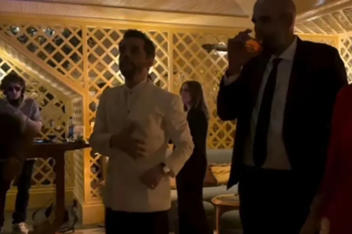 Vídeo: Wagner Moura e elenco de 'O Agente Secreto' celebra conquista do Globo de Ouro com samba