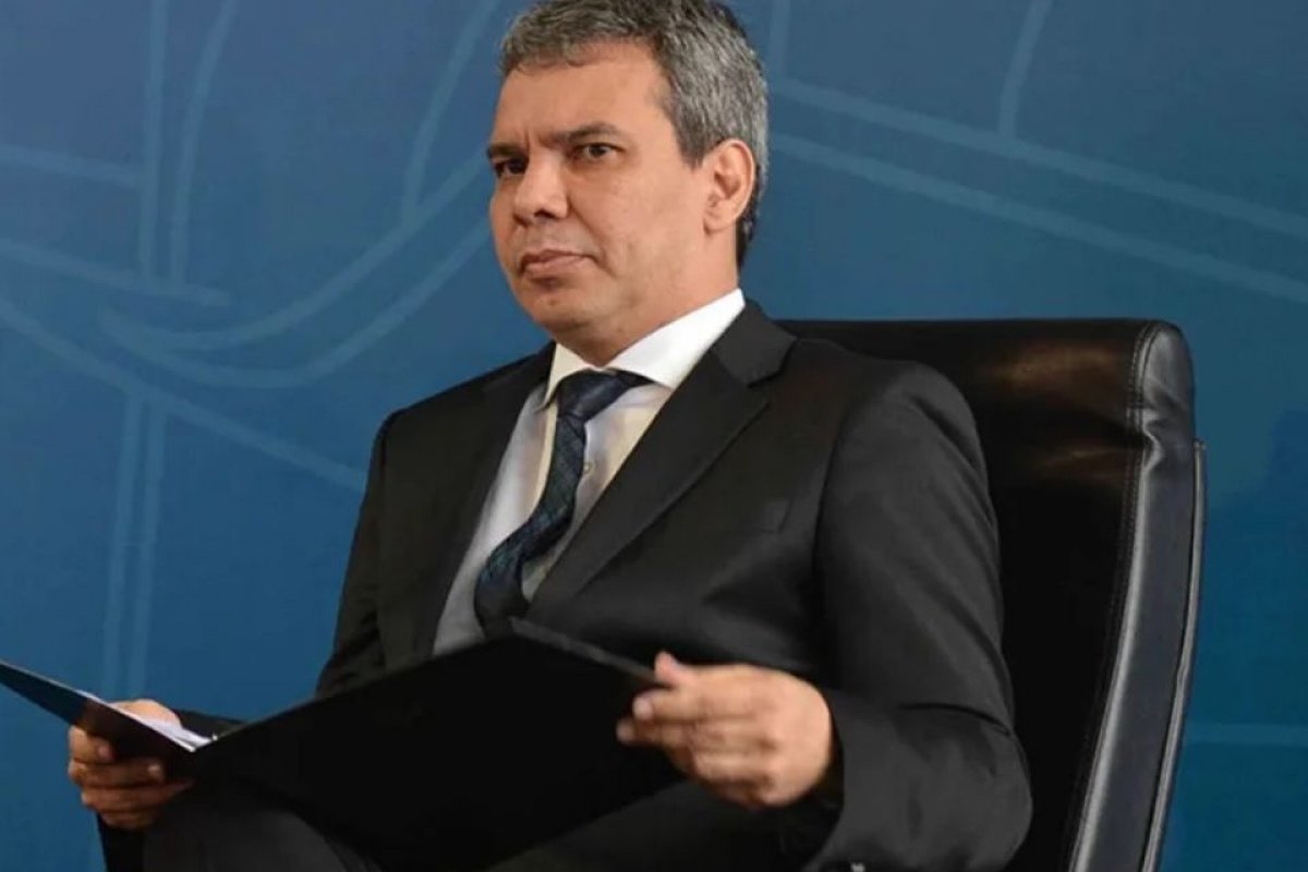 Advogado da Petrobras deve ser anunciado ministro da Justiça nesta semana