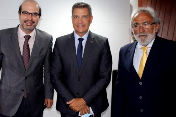 [TCE-BA pagou mais de R$ 4,4 milhões em supersalários aos conselheiros em 2025]