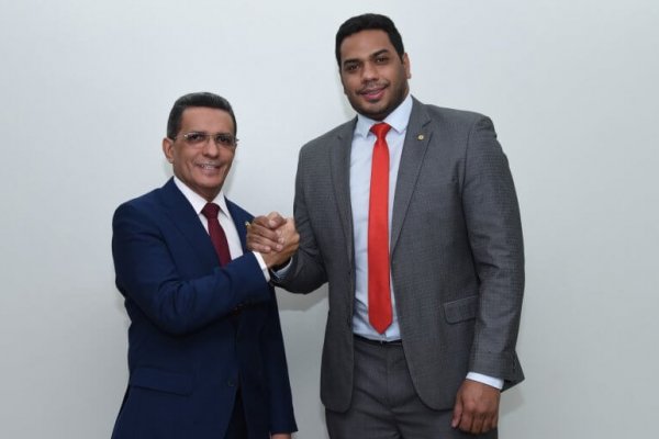 [Família de ministro do TCU destinou ao menos R$ 13 milhões em emendas para conjunto habitacional que virou casa abandonada]