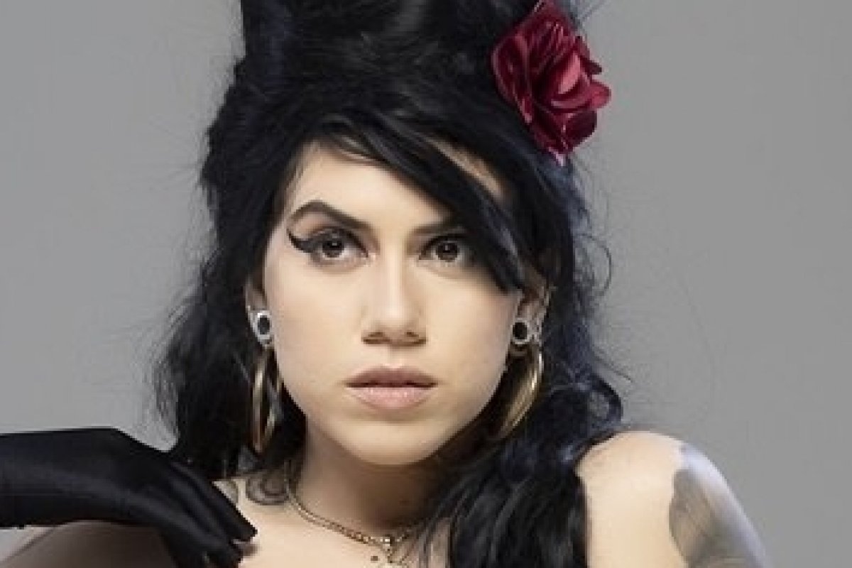 Clariana retorna a São Paulo com o aclamado show "Amy Reggaehouse"!