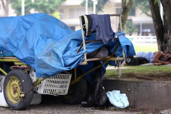 [Estudo aponta mais 365 mil pessoas em situação de rua no Brasil]